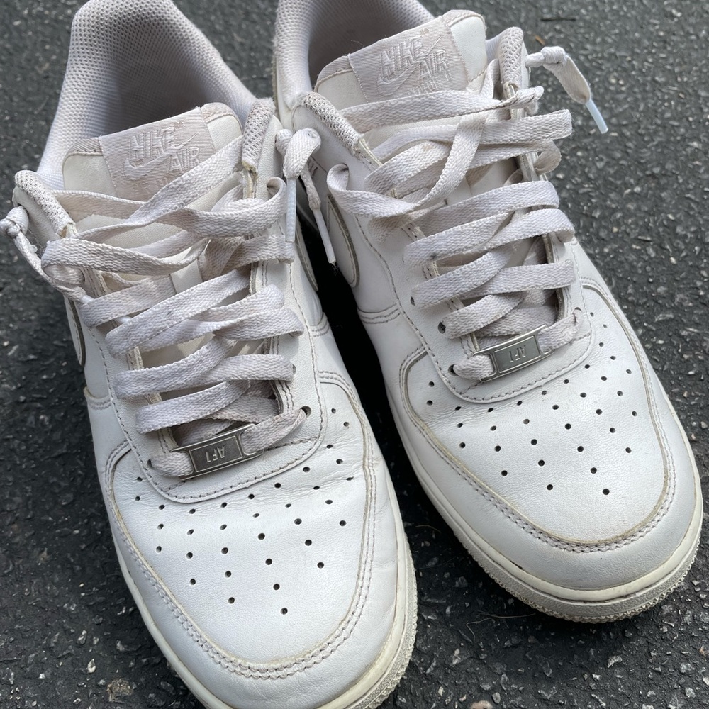 Nike Men’s Airforce 1 size 9